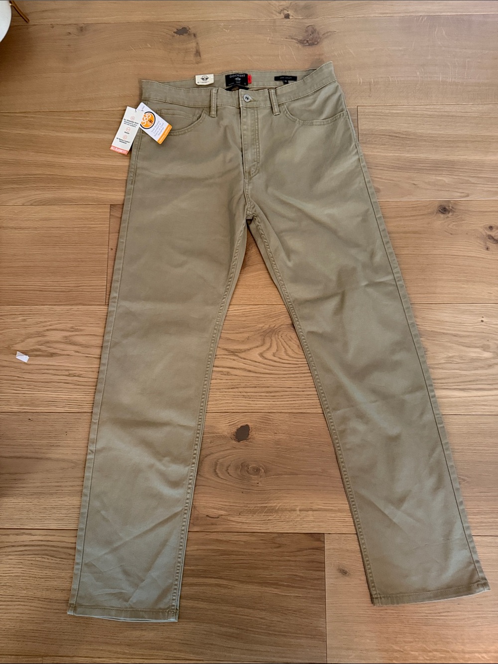 Dockers Men's Tan Straight-Leg Chinos